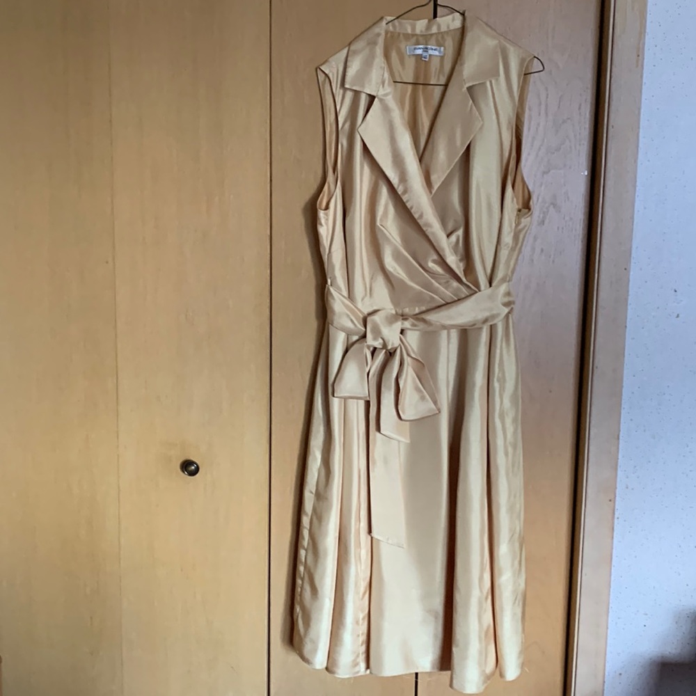 Classic Evan Picone Gold Shirtwaist dress